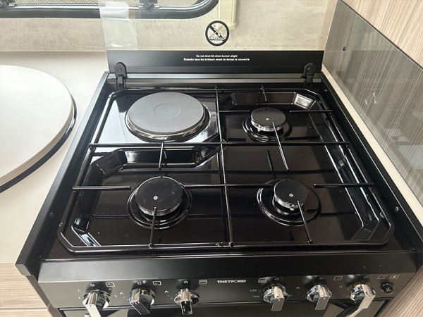 Avante 550 Gas Electric Oven