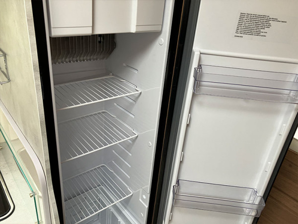 Baron 560 fridge