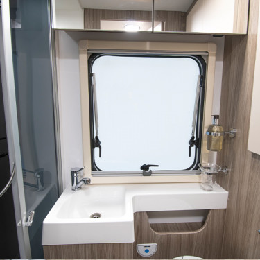 Benimar Mileo 286 Vanity Area