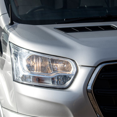 Benimar Tessoro headlights